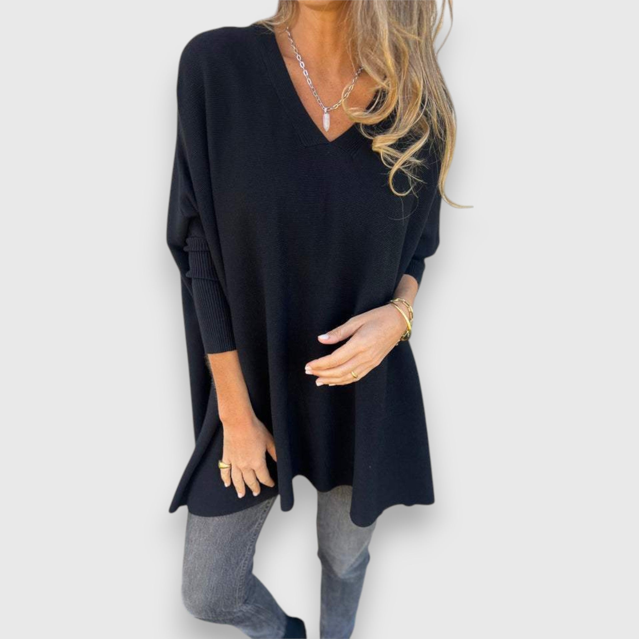 Rosie | Cosy Oversized V - Neck Sweater - Eline Carter