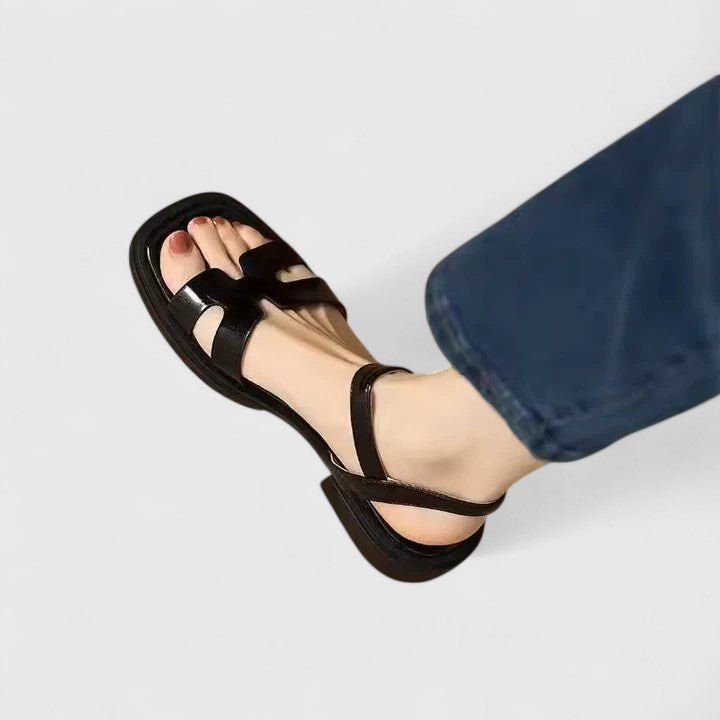 Dianne | Sophisticated Flat Sandals - Eline Carter