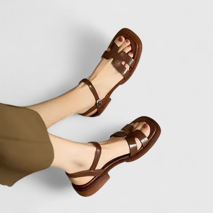 Dianne | Sophisticated Flat Sandals - Eline Carter