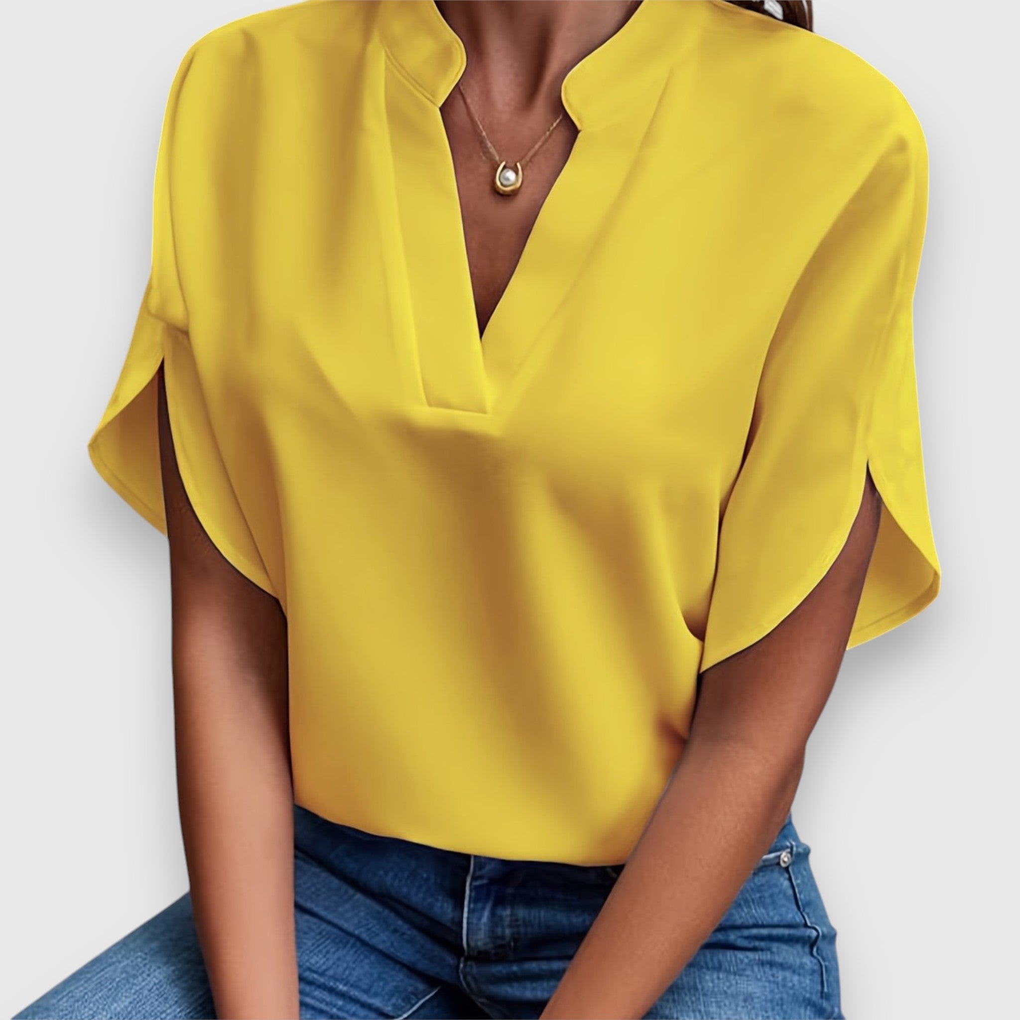 Amanda | Elegant Chiq Blouse - Eline Carter